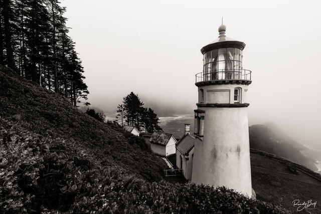 black and white haceta head lighthouse on the Oregon Coast.