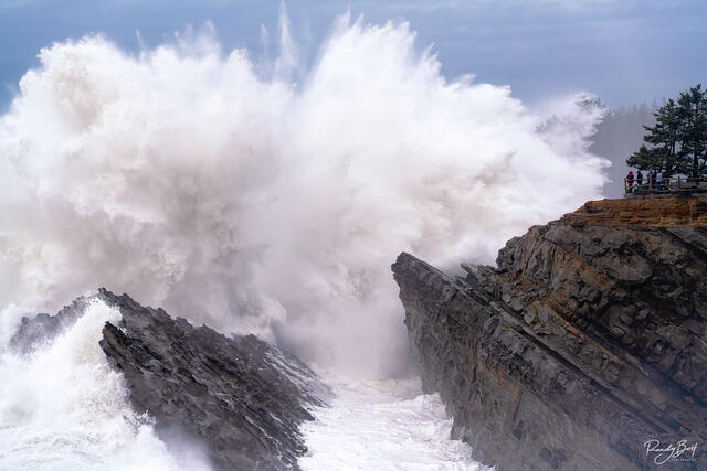 crashing waves at shore acres park in Coos Bay Oregon.