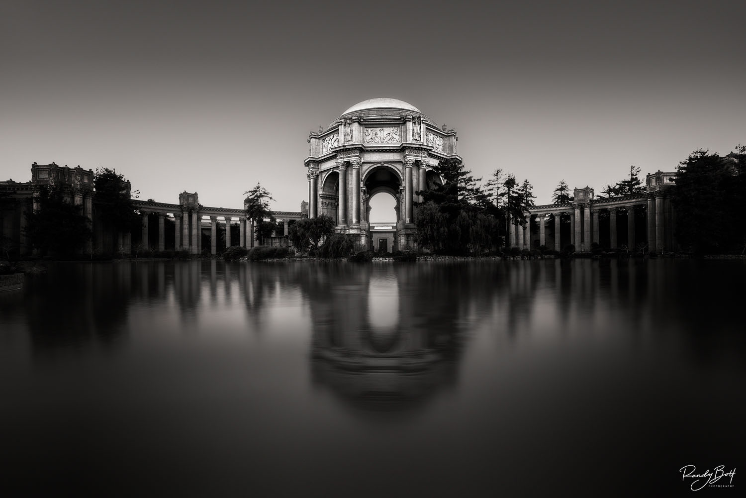 Palace of Fine Arts black and white palace of fine arts in San Francisco.